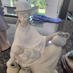 Lladro 4822 Girl With Baby