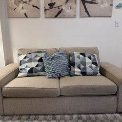 Loveseat / Sofa 
