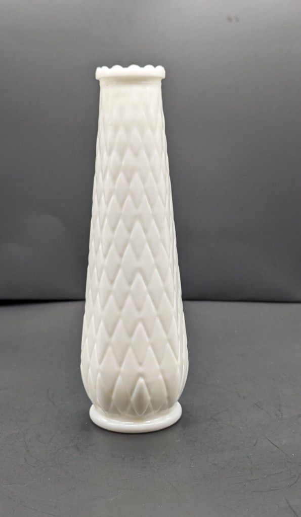 Vintage White Milk Glass E.O. Brody M-147 Diamond Quilted Pattern Vase, USA EUC