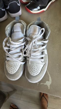 Kids Nike Air Jordan 1Y