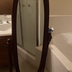 Beautiful full length Tilt mirror - In Great Condition 