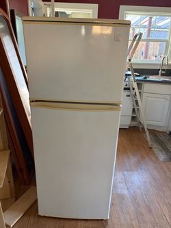 Refrigerator $75 works great!