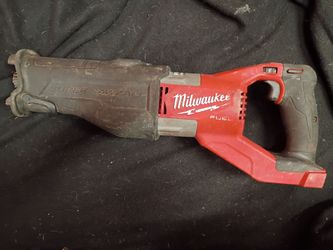 Milwaukee M18 FUEL Super Sawzall