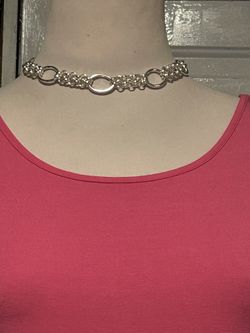 Avon Vintage 2002 Silvertone Oval Link Choker Necklace.