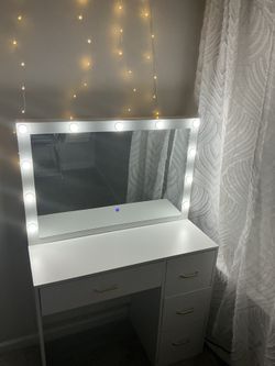 Vanity White and Gold - 130