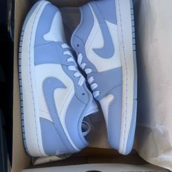 Women’s Sz 9.5 Jordan 1 Retro Low Retail $130 Men’s Sz 8