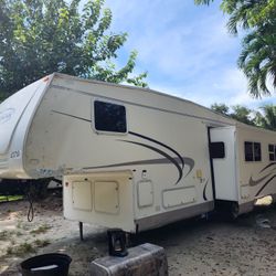 2008 Aero Star 5th Wheel Rv