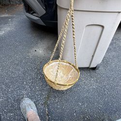 HANGING WICKER BASKET 