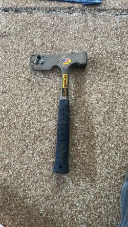 Roofing hammer