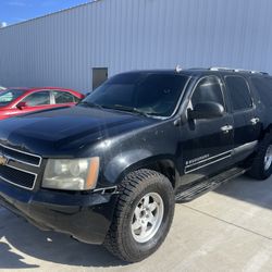 Chevy Suburban Tahoe 