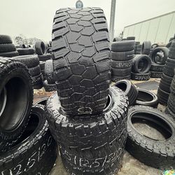 Used set Cooper 35x12.50R20 Discoverer Rugged Trek tires