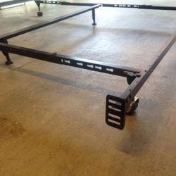 Queen, King or Cal King Metal Bedframe 