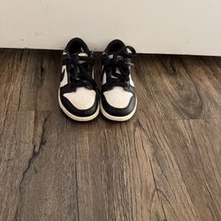 Toddler Nike Panda Dunks Size 12C