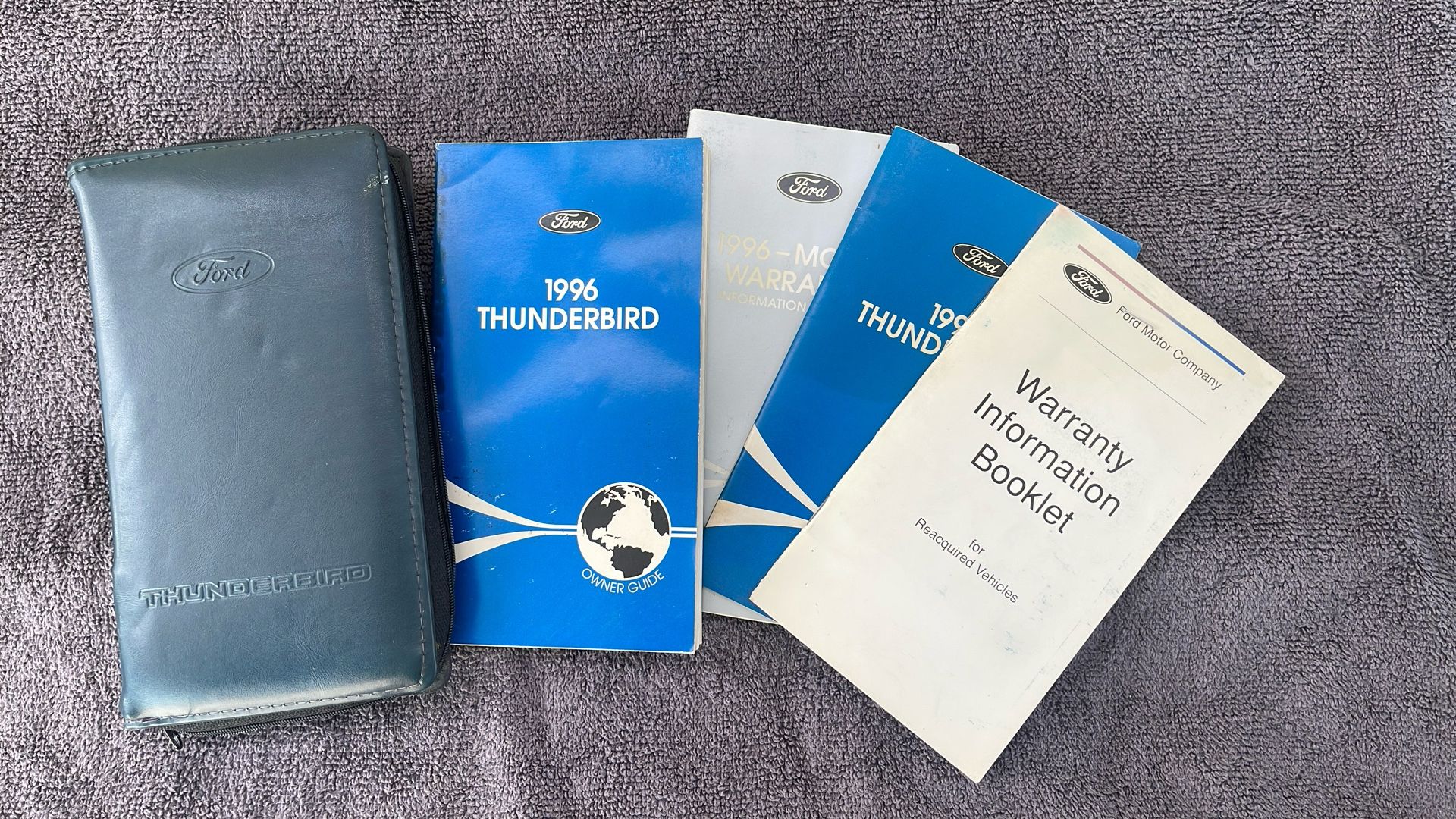 Ford Thunderbird Owners manual