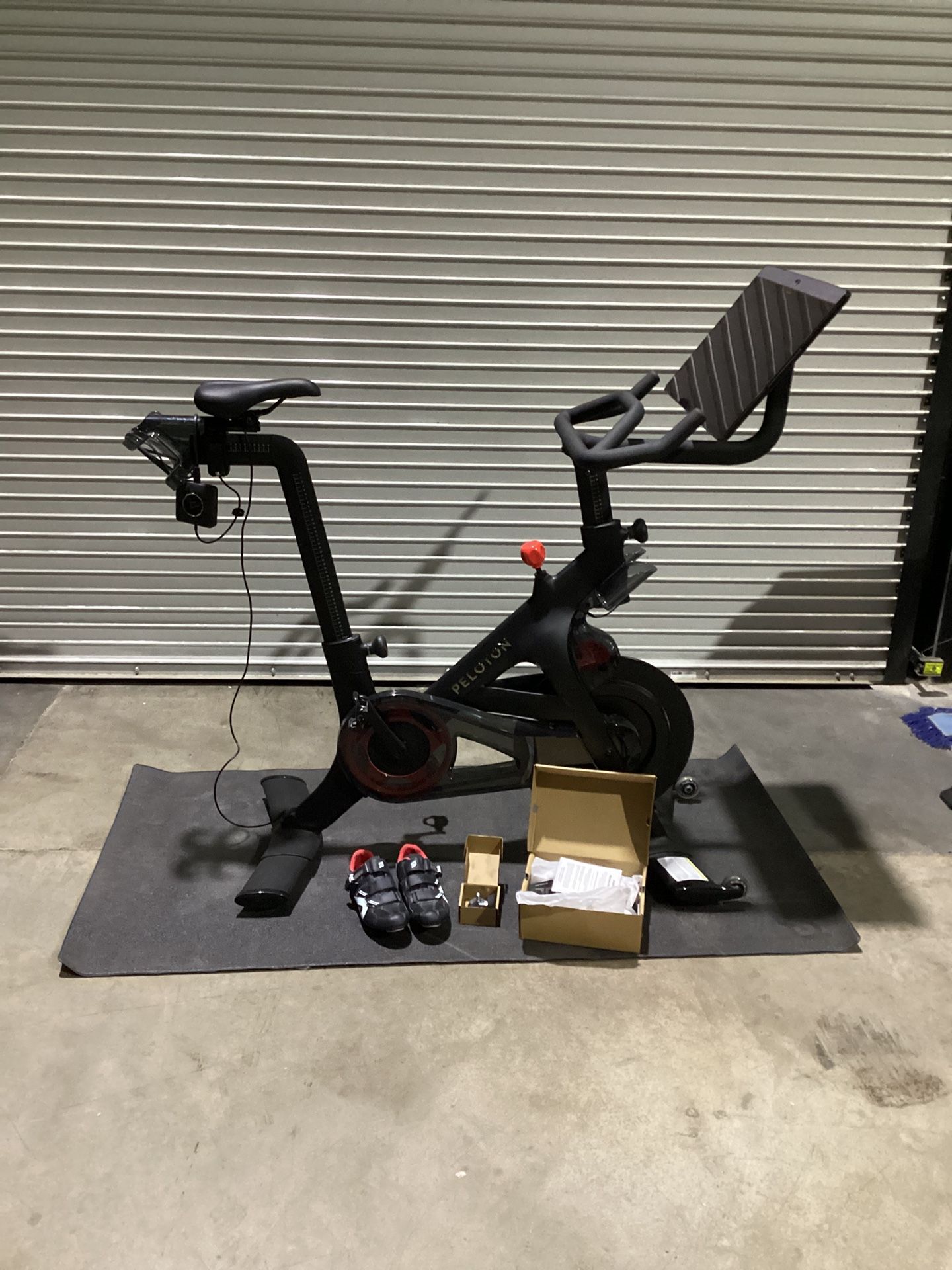 Peloton And Accessories