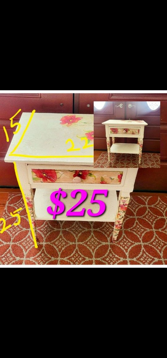 Corner table