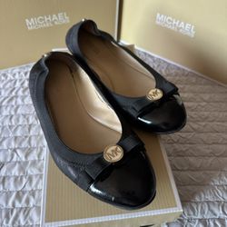 Michaels Kors Flat Size 8