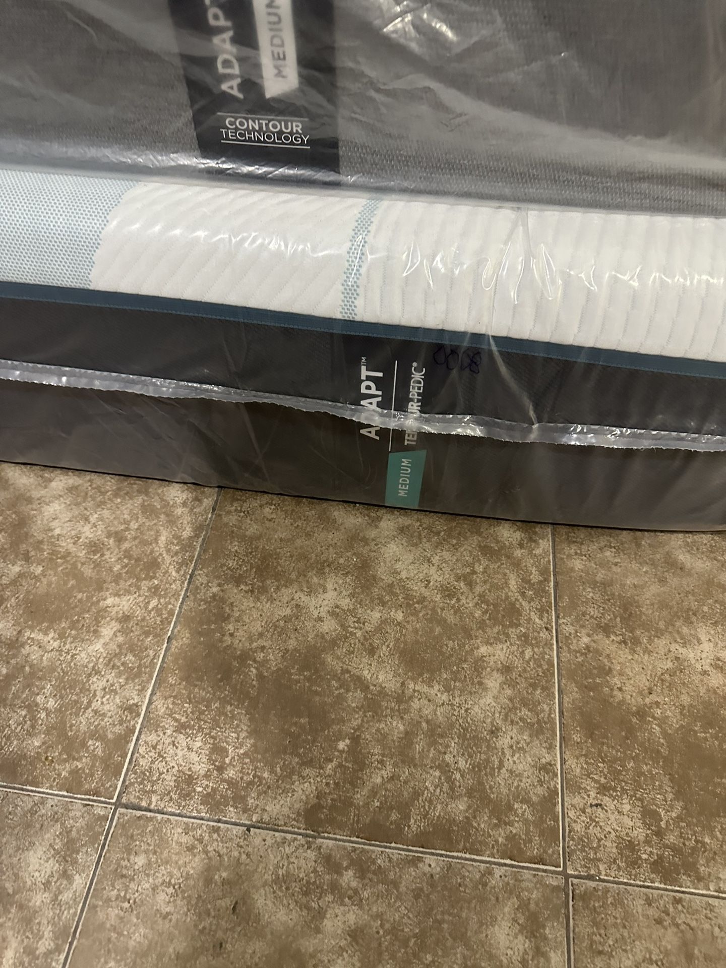 King Queen Size Tempurpedic ProAdapt, ProBreeze, LuxeBreeze Mattress Pro Breeze /Luxe Adapt /Pro Adapt /Adapt /cloud /Tempur pedic contour Supreme