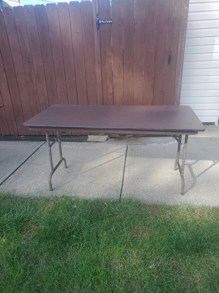6ft Table