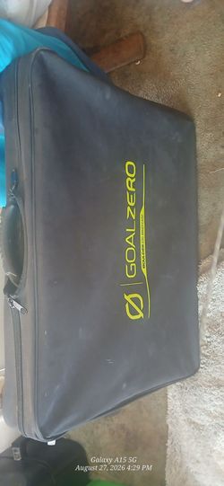 Goal Zero Boulder 100 Briefcase Solar Panel Setup – Excellent Condition