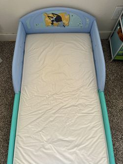 Bluey Toddler Bed, Complete Set