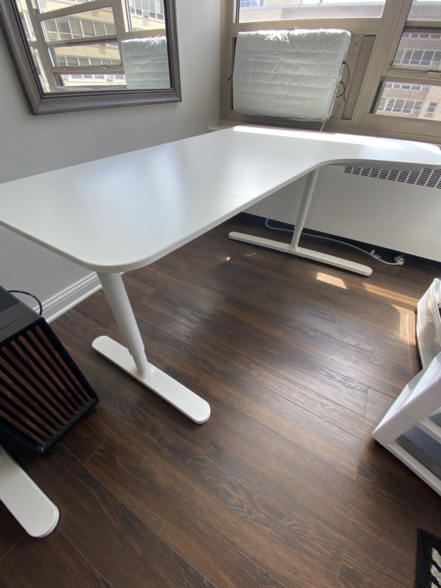 IKEA BEKANT Right-Side Corner Desk - White No