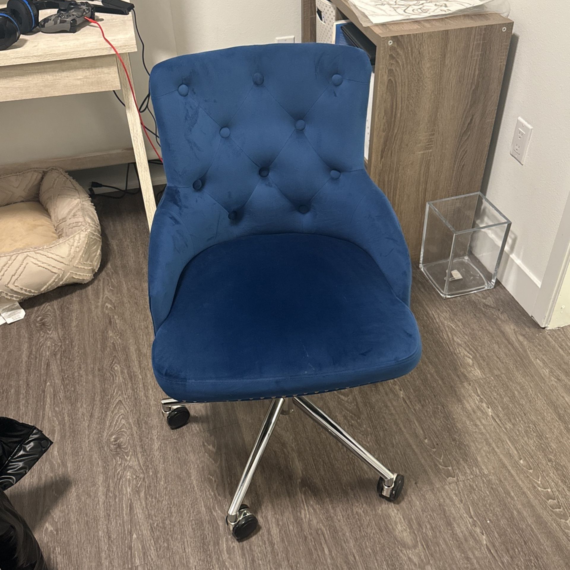 Blue Velvet office Chair (Accent chair)