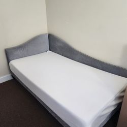 Cama estilo cleopatra