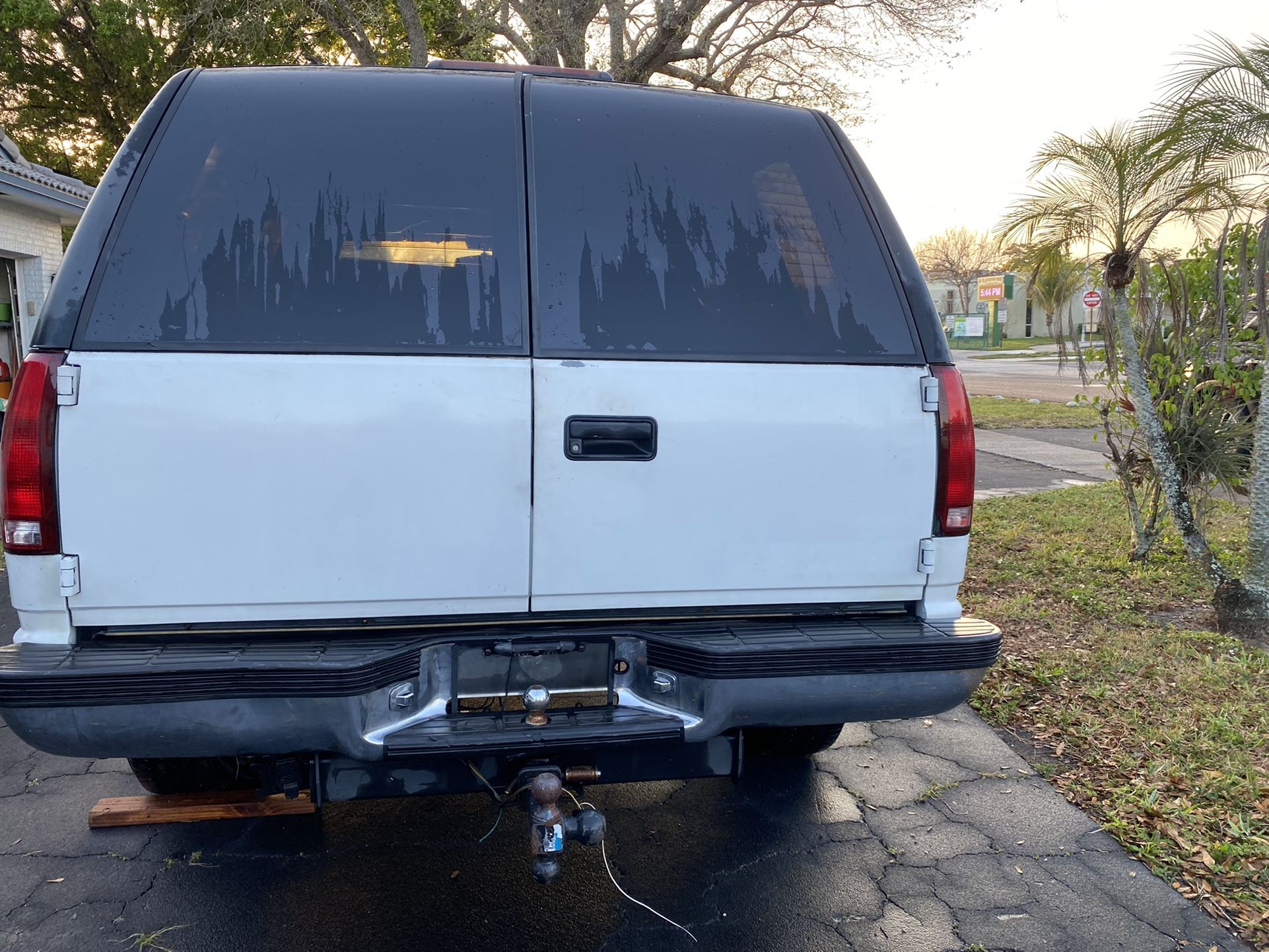 Chevy Tahoe , GMC Yukon , Suburban Rear Barn Doors