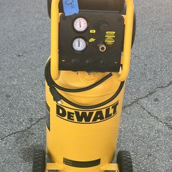 Dewalt Air Compressor  15 Gal  225 PSI 