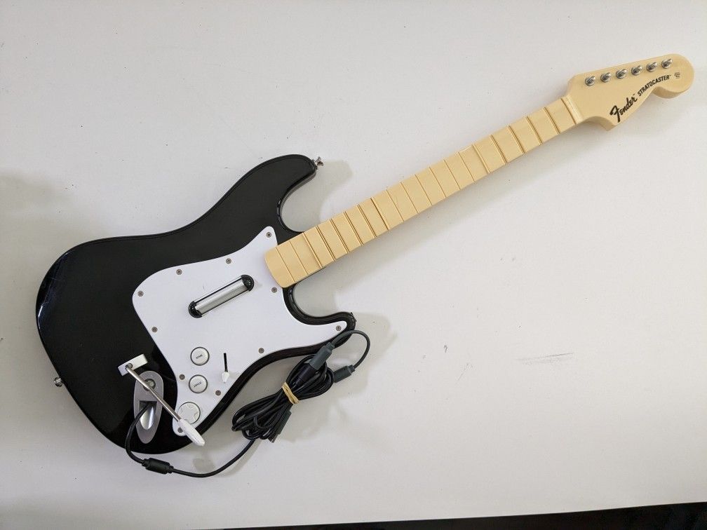 Xbox 360 Rock Band 822152 Harmonix Fender Stratocaster Wired USB Guitar Controller