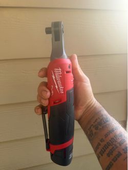 New m12 fuel 3/8 ratchet with battery and charger