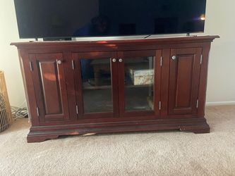 Tv stand/Entertainment center