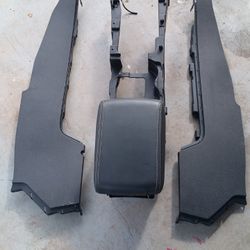 2014 Dodge Challenger Interior Center Console And Side Covers 