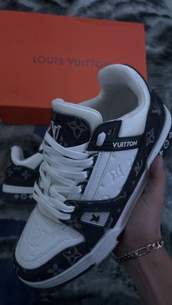 100$ Louis Vuitton Trainers Black & White 