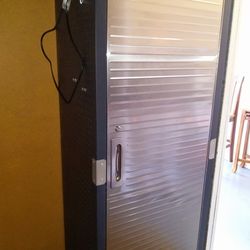 Sturdy Storage With Licking Door 5x2