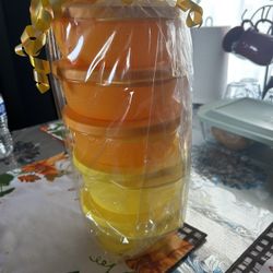 5 piece tupperware set