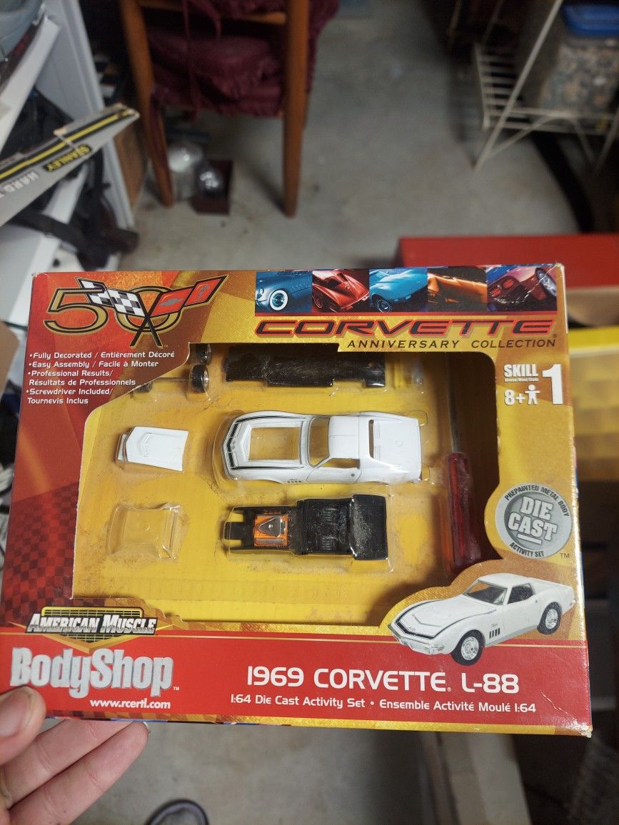 Corvette 50th Anniversary 1969 L88 Diecast Model Kit