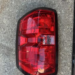 Driver Side Headlamp ORIGINAL From A 2018 Chevrolet Silverado OEM $100 OBO