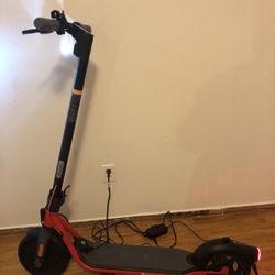 Segway Electric Scooter 18 Mph With Charger Runs Great