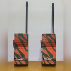 Vintage g.i. Joe walkie talkies no backs to hold battery. other than that gear condition
