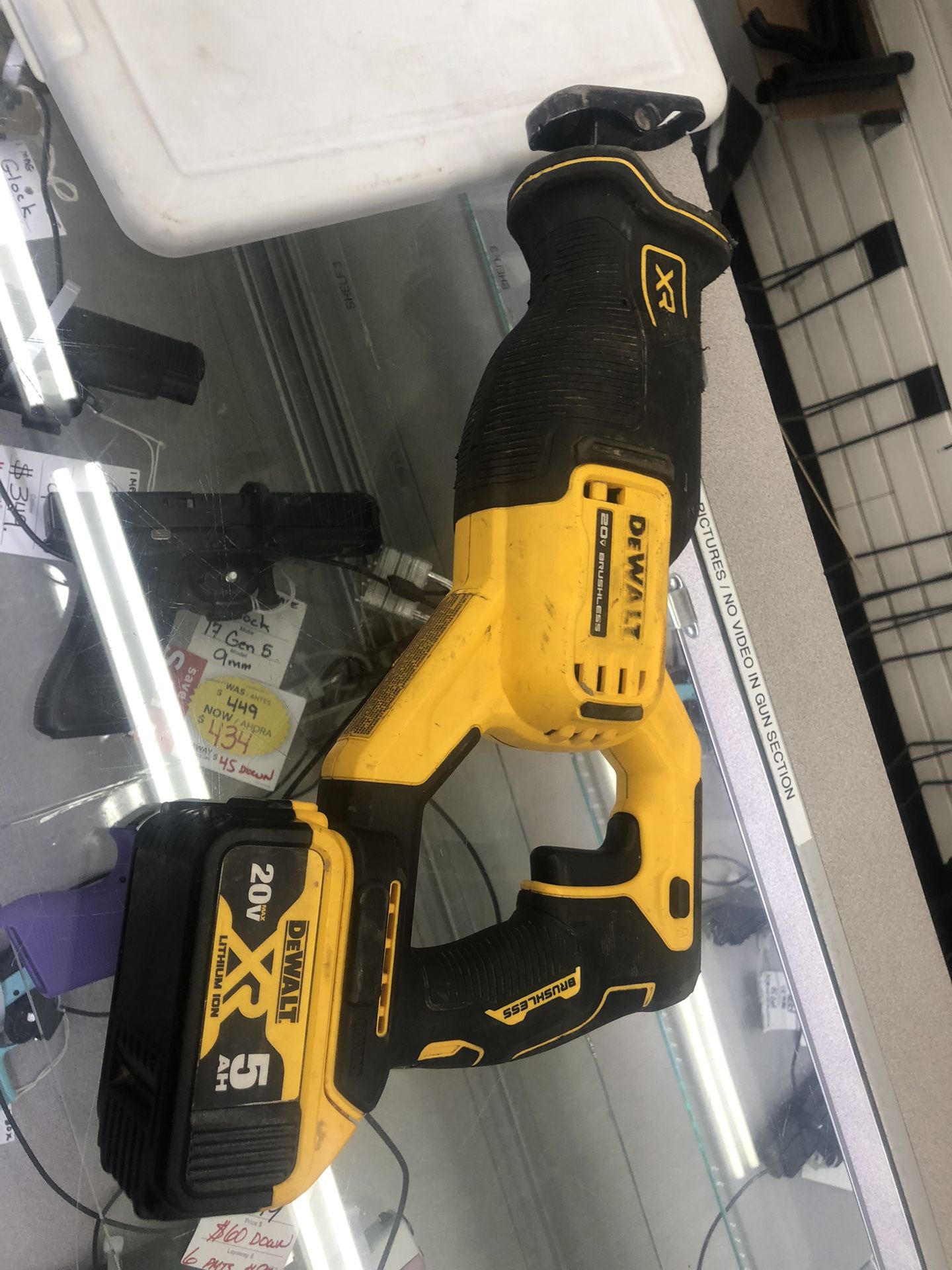 DEWALT XR SAWZALL