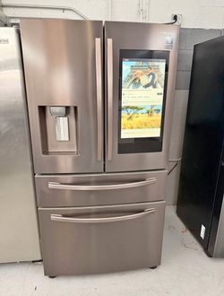 Samsung Family Hub 4-Door French Door Refrigerator