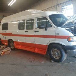 AUTO BODY WORK AND PAINT ZOOM ZOOM 