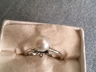 Pearl turtle rings