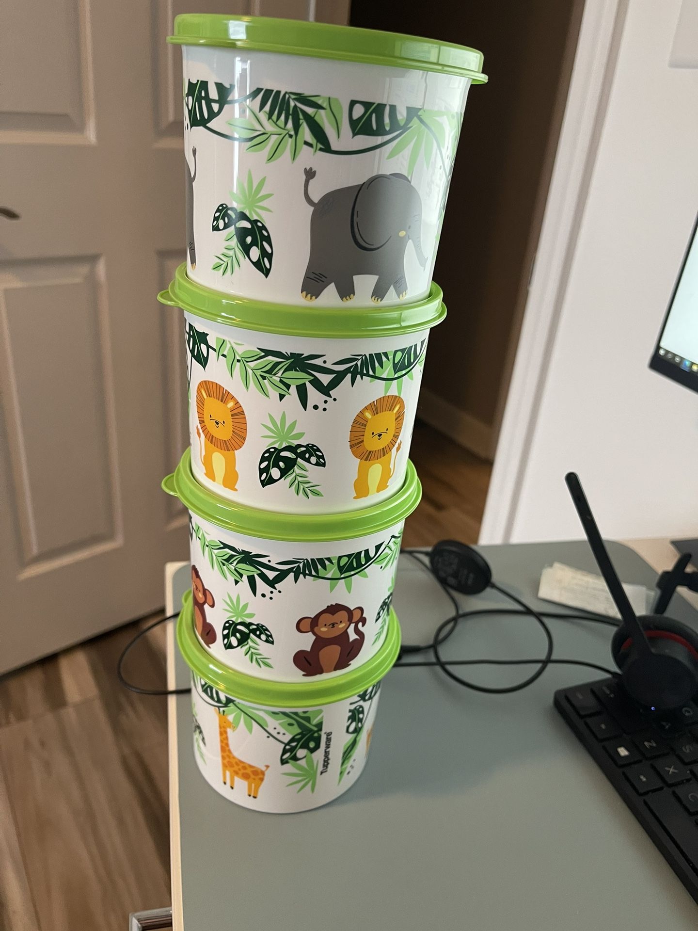 Tupperware 