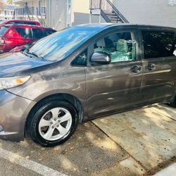 2011 Toyota Sienna
