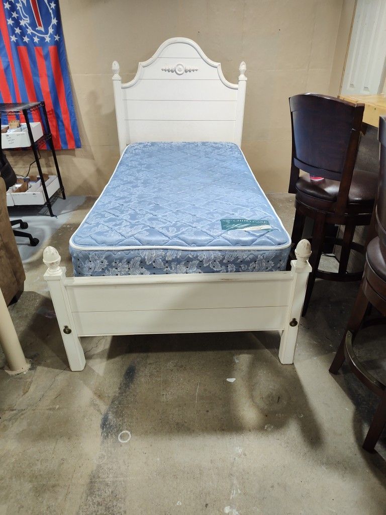 2 Twin Bed Frames ~ French Farmhouse Bed ~ Country Cottage

