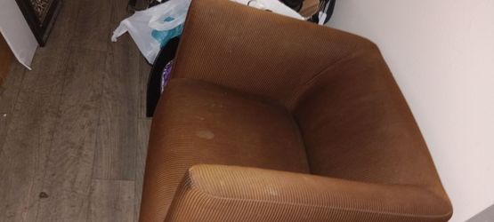 Brown chairs ! $10 cash moving sale