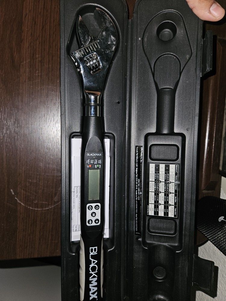 Black Max Digital Torque Wrench